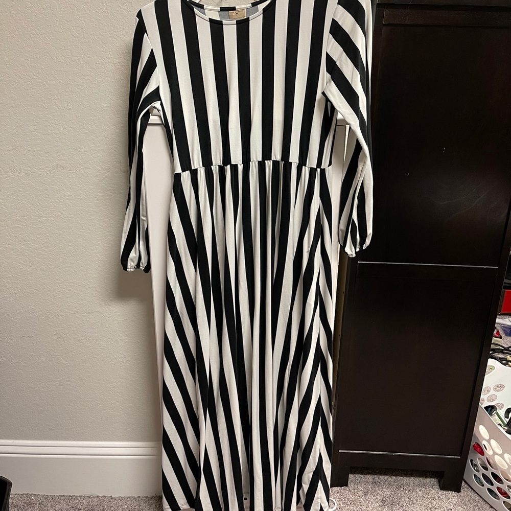 Long black and white Maxi Dress Jade MacKenzie
